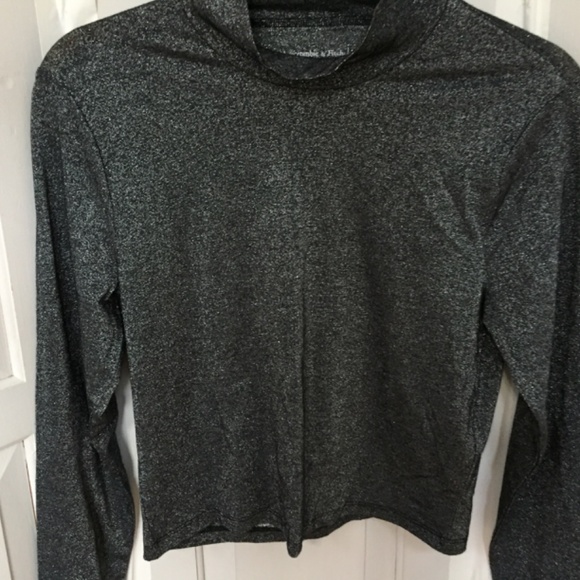 Abercrombie & Fitch Gray Long Sleeve Tee - Picture 4 of 15